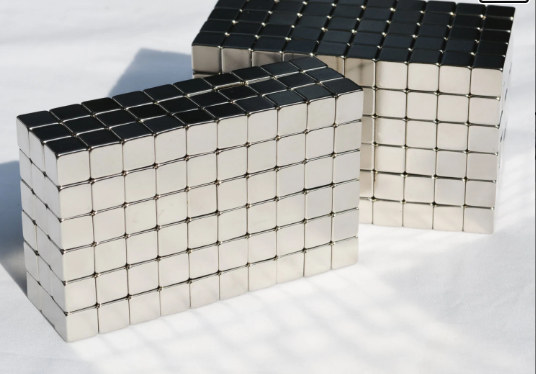 5mm X 5mm x 5mm cubes / squares - 25 / 50 / 100 / 250 pcs STRONG MAGNETS - N35 Neodymium - rare Earth (11)