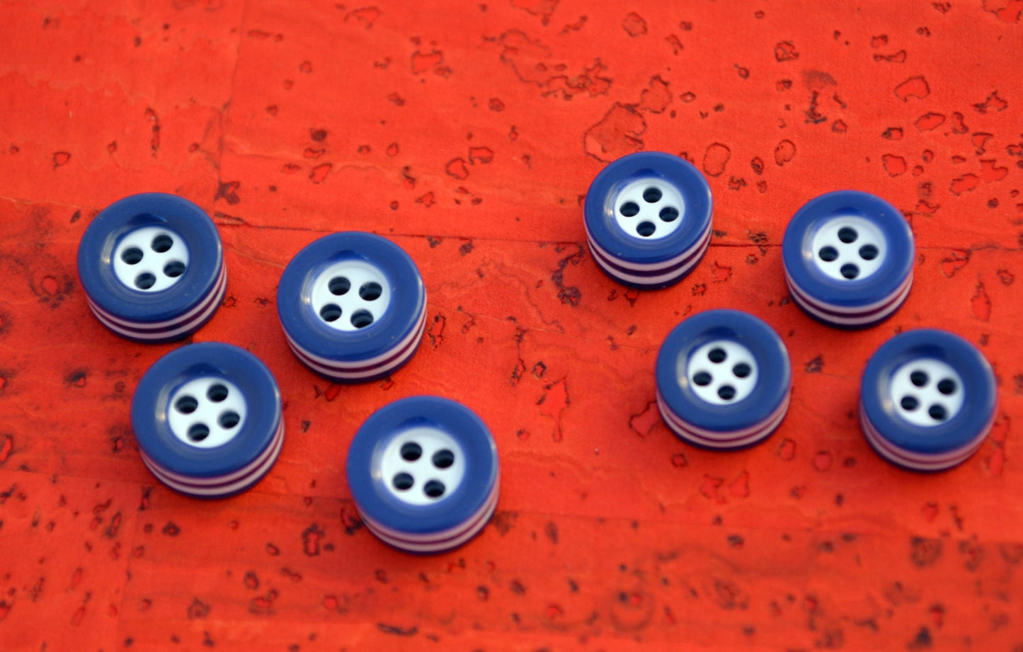 100 white and blue STRIPED BUTTONS - 5mm thick! - choose from sizes 18L 16L - great quality - Made in ITALY