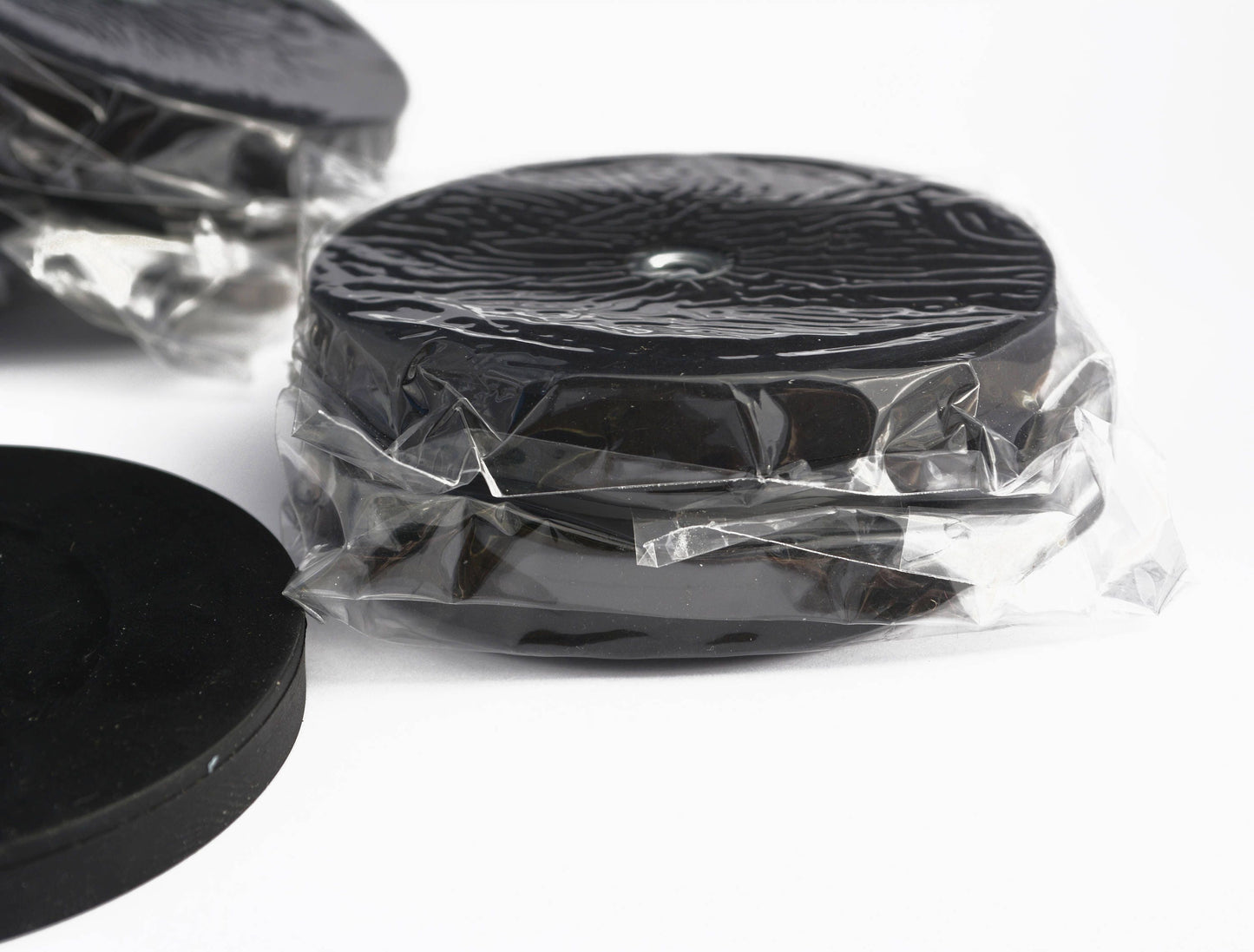 2 / 4 / 8 / 16 pcs POT MAGNET w/ Rubber Base - 43lb/20lb pull force 2 1/2" x 5/16 66x8mm w/ #10 screw hole