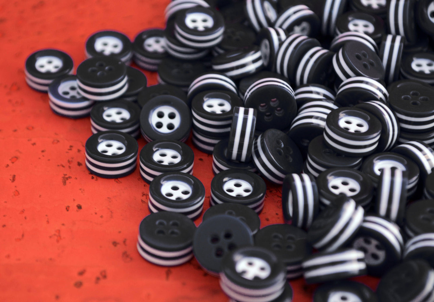 14 white and black STRIPED BUTTONS for 1 complete shirt - 5mm thick! - great quality - Made in ITALY
