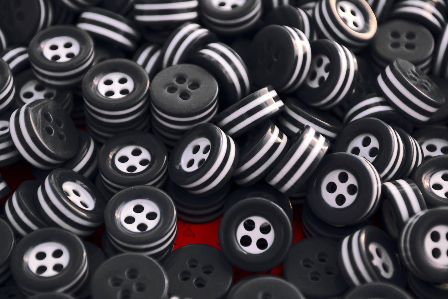 14 white and black STRIPED BUTTONS for 1 complete shirt - 5mm thick! - great quality - Made in ITALY