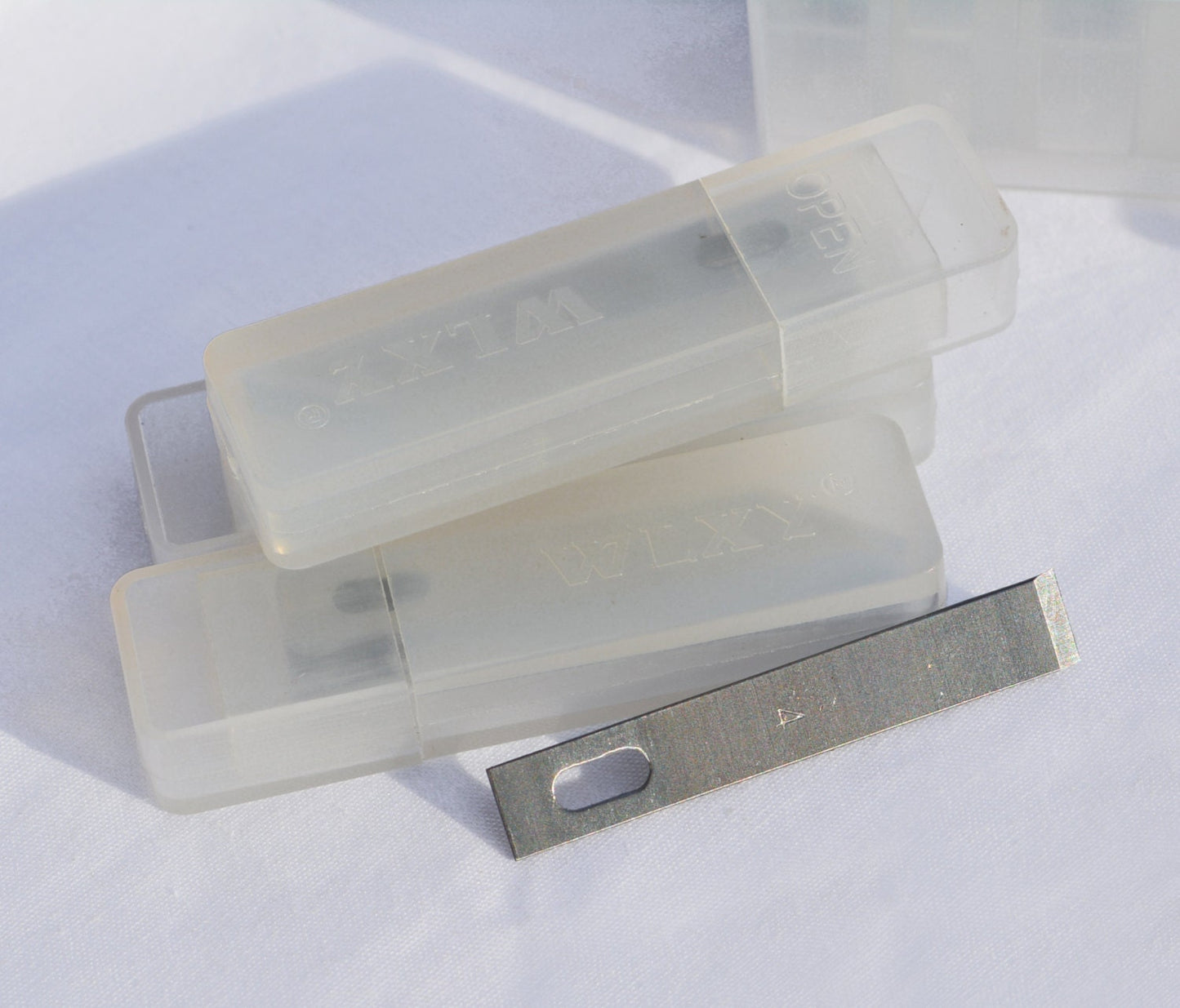 Durable XACTO X-ACTO knife blades - lot of 50 - size #4 chisel style - hard #60 steel - great quality