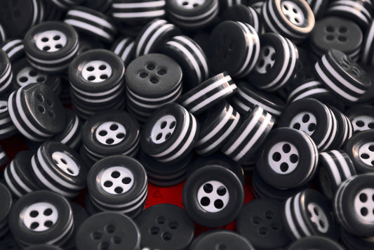 100 white and black STRIPED BUTTONS - 5mm thick! - choose from sizes 18L 16L 14L- great quality - Made in ITALY